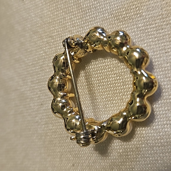 Gold-tone with Pearls Bracelet, Brooch, and Ring Set - Picture 5 of 8